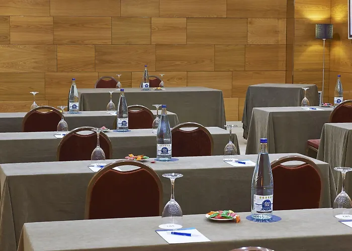 Istay By Nh Sport 3* 사라고사