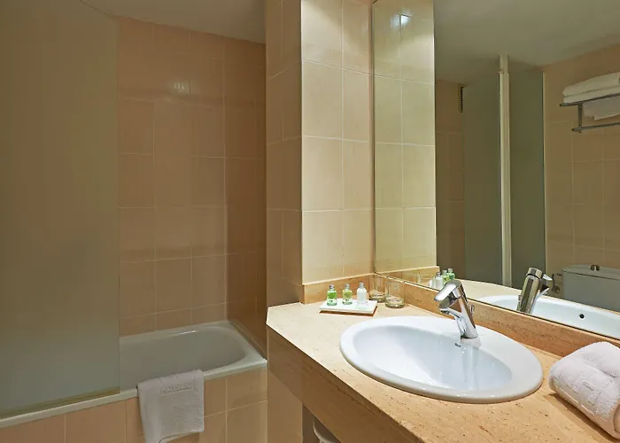 Istay By Nh Sport 3* 사라고사