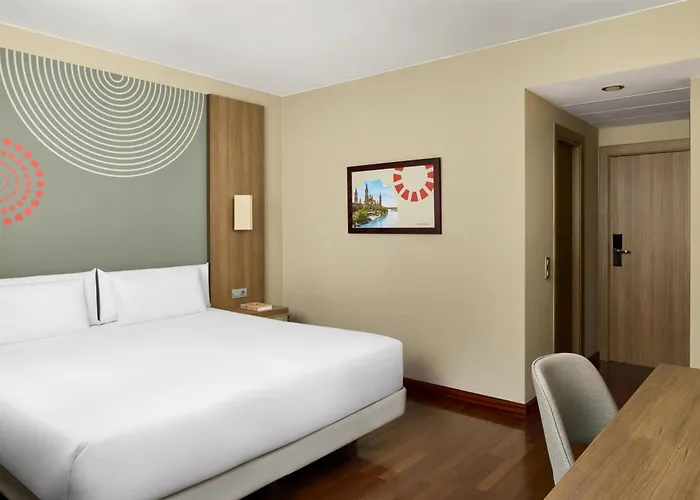 Istay By Nh Sport 3* 사라고사