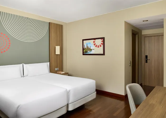 Istay By Nh Sport 3* 사라고사